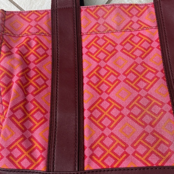 Tory Burch Ella Geometric Printed Tote bag - Picture 11 of 16